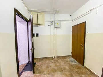 Установка металлической двери в тамбур перед квартирой