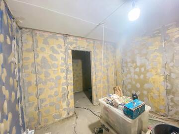 Установка маяков штукатурных