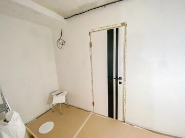 Установка межкомнатных дверей