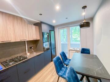 Угловой кухонный гарнитур в панельном доме