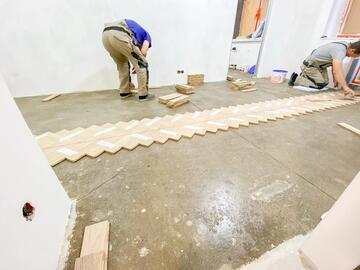 Укладка штучного паркета на пол