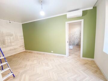 Окраска стен в разные цвета